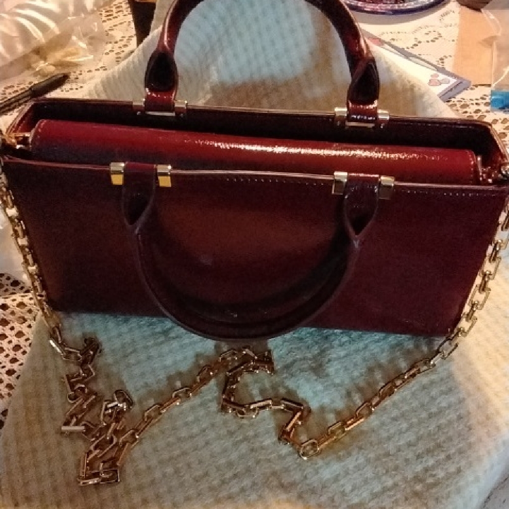 Elegant Burgundy Handbag with Gold Chain By Zara